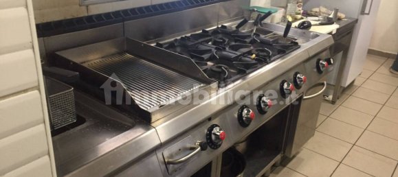 2-salle Propriété commerciale à Rome, Italy No. 33126 15