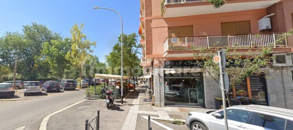 2-salle Propriété commerciale à Rome, Italy No. 33126 6