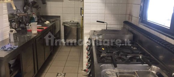 2-salle Propriété commerciale à Rome, Italy No. 33126 18