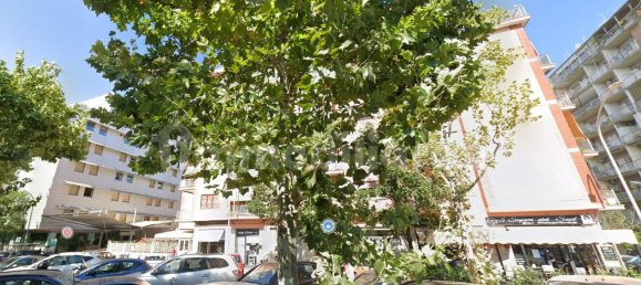 2-salle Propriété commerciale à Rome, Italy No. 33126 9