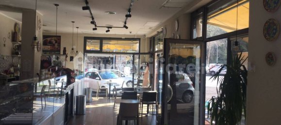 2-salle Propriété commerciale à Rome, Italy No. 33126 19