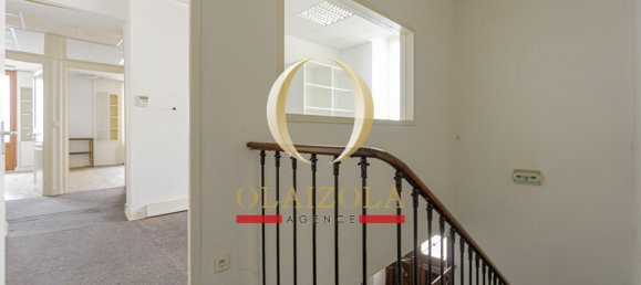 Офис 120м² в Байонна, Франция № 106567 12