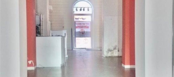 170m² Commercial property in Catania, Italy No. 286798 4