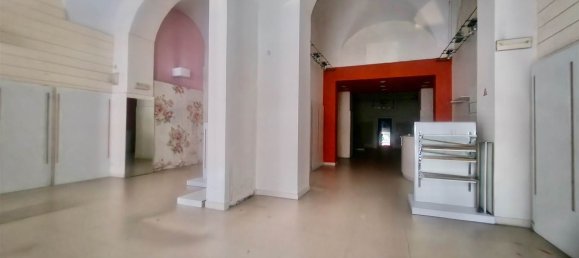 170m² Commercial property in Catania, Italy No. 286798 10