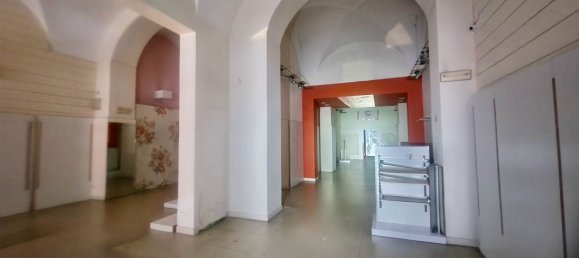 170m² Commercial property in Catania, Italy No. 286798 13