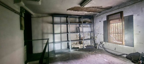 170m² Commercial property in Catania, Italy No. 286798 20