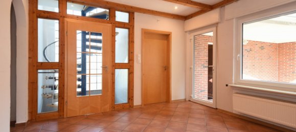 7 rooms House in Leer, Germany No. 126215 2