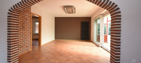7 rooms House in Leer, Germany No. 126215 4