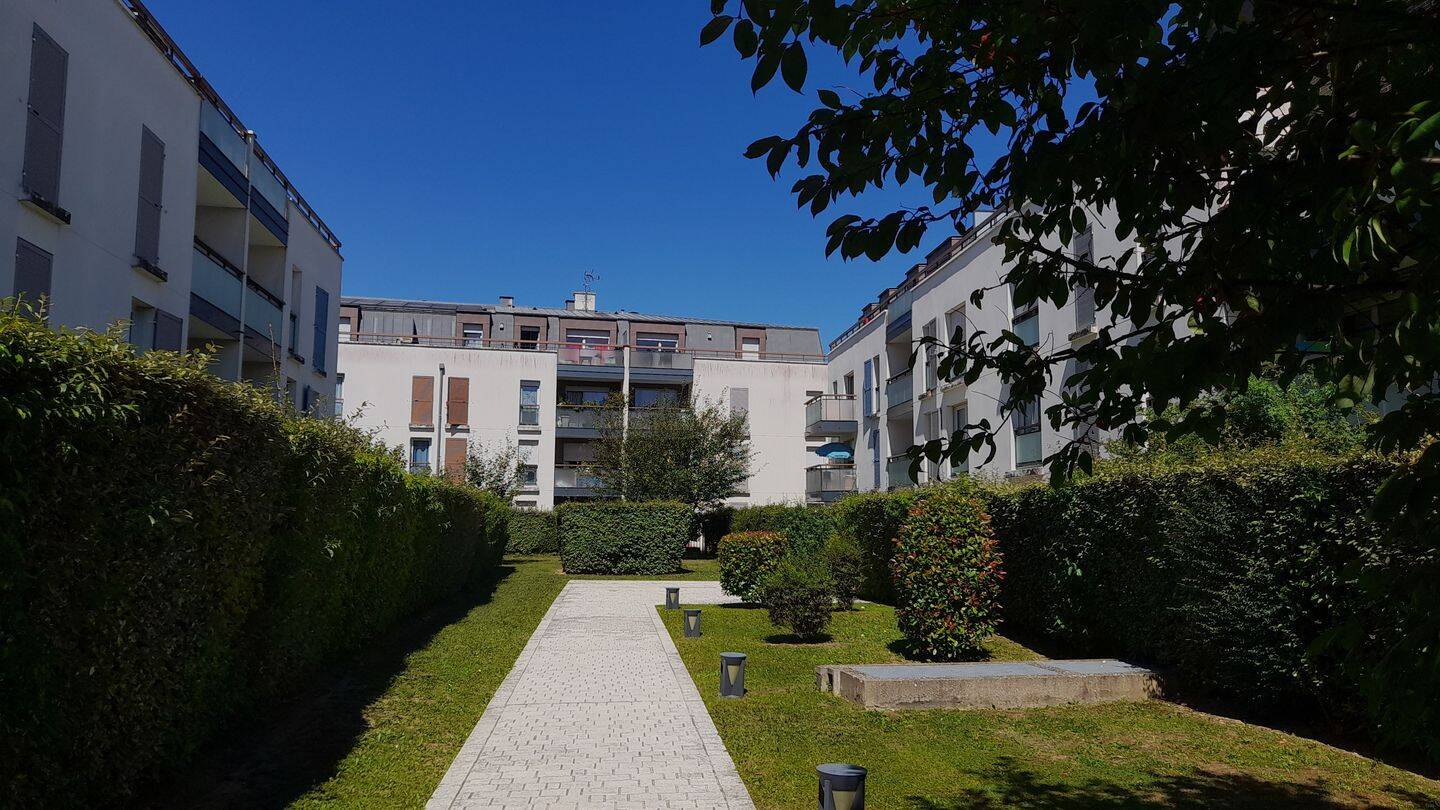 Квартира с 1 спальней в Ле-Кле-су-Буа, Франция № 331766