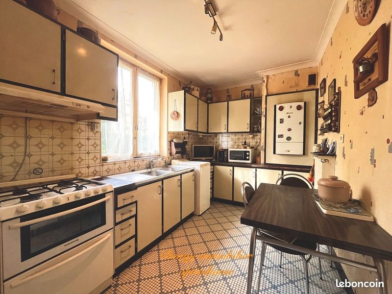 2 bedrooms House in Tours, France No. 223652