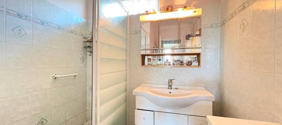 2 bedrooms House in Tours, France No. 223652 3