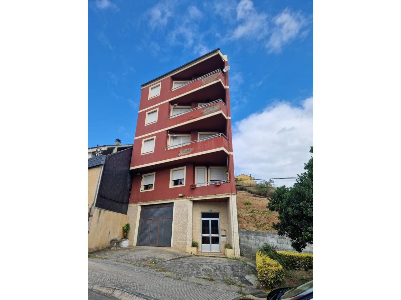 3 bedrooms Apartment in Ourense, Spain No. 190670