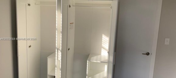 1 dormitorio villa en alquiler en Miami, Miami-Dade, Florida, USA № 614957 4