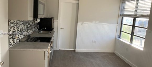 1 dormitorio villa en alquiler en Miami, Miami-Dade, Florida, USA № 614957 9