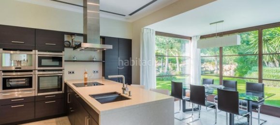 6 bedrooms House in Marbella, Spain No. 23000 16