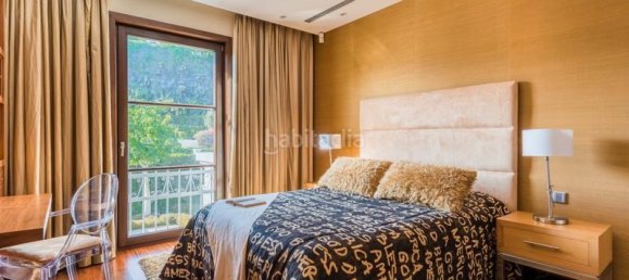 6 bedrooms House in Marbella, Spain No. 23000 9