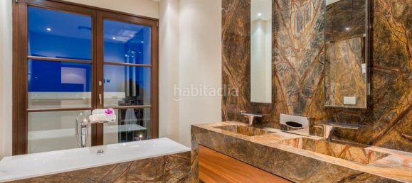 6 bedrooms House in Marbella, Spain No. 23000 34