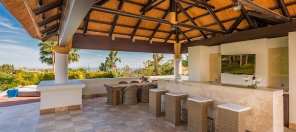 6 bedrooms House in Marbella, Spain No. 23000 5
