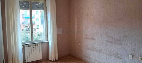 2 Schlafzimmer Wohnung in Genoa, Italy, Nr. 12414 9