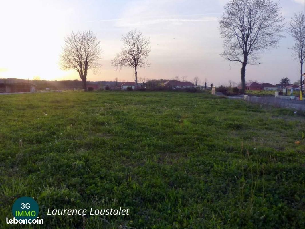  قطعة أرض في Uzein, France 549متر مربع رقم 87750