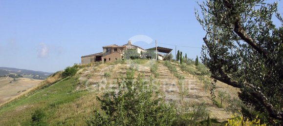 5 bedrooms House in Allerona, Italy No. 233382 2