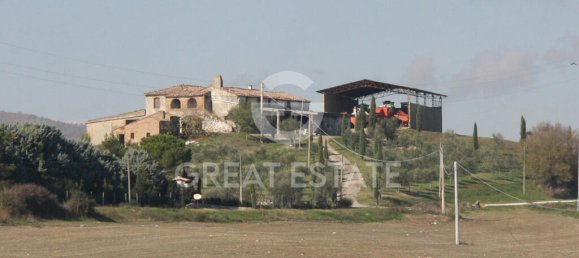 5 bedrooms House in Allerona, Italy No. 233382 4