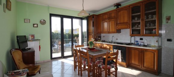 2غرفة شقة في Alba, Italy رقم 203867 57