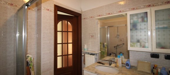 2غرفة شقة في Alba, Italy رقم 203867 106