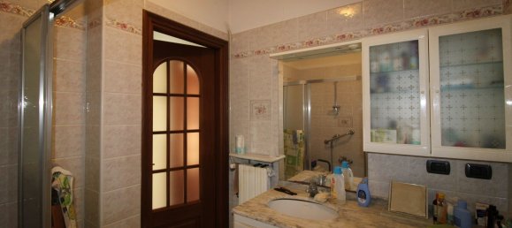 2غرفة شقة في Alba, Italy رقم 203867 94