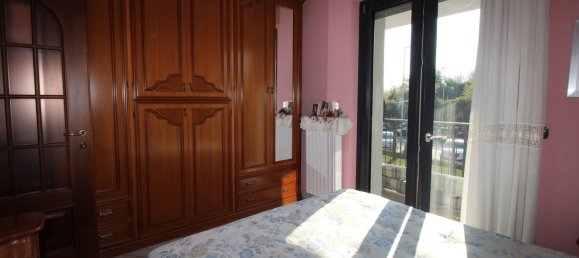 2غرفة شقة في Alba, Italy رقم 203867 78