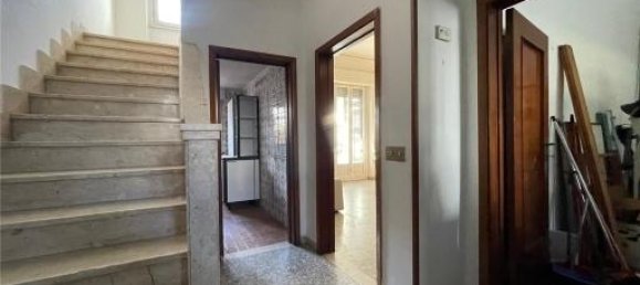 6 rooms House in Sesto Fiorentino, Italy No. 25825 3