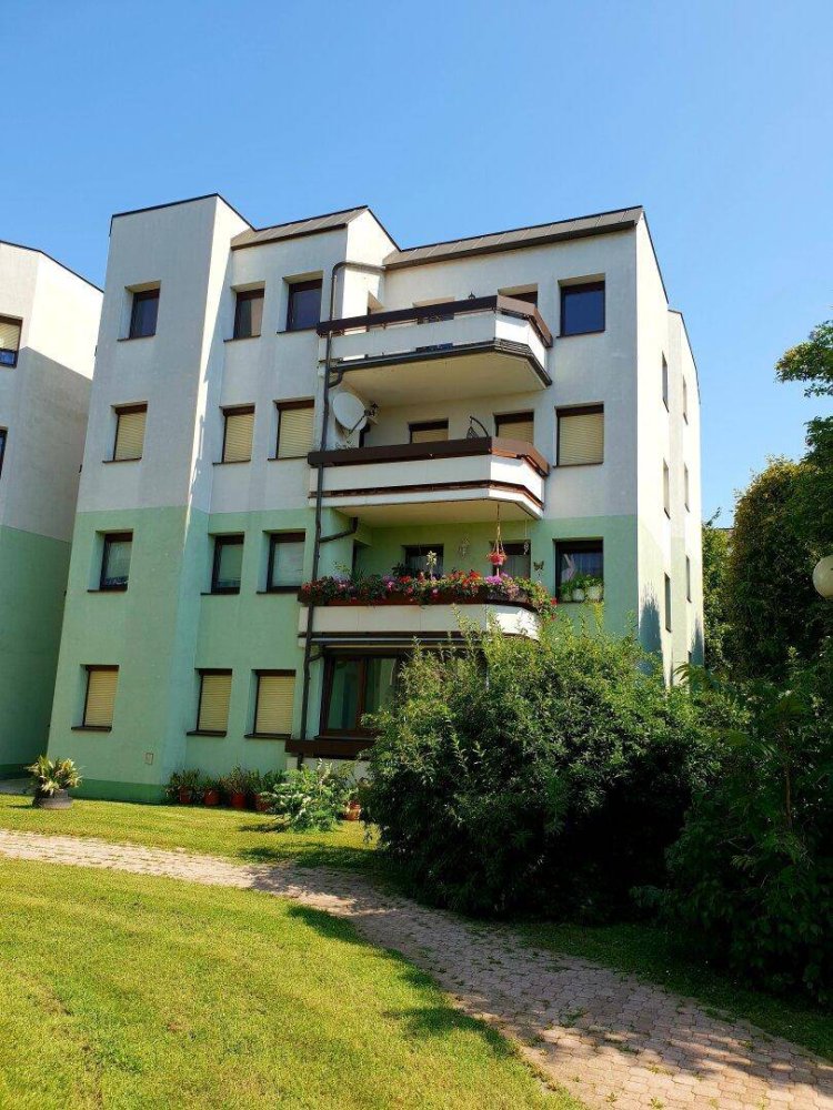 Квартира с 3 комнатами в Нойфельд ан дер Лайта, Австрия № 222257