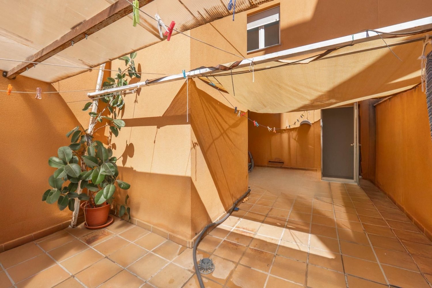 Apartamento de 2 dormitorios en Granada, Spain No. 172046