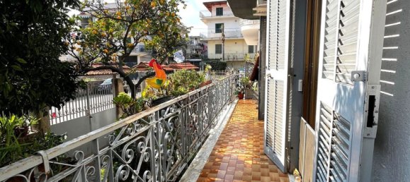 4 rooms Apartment in Casoria, Italy No. 31529 8