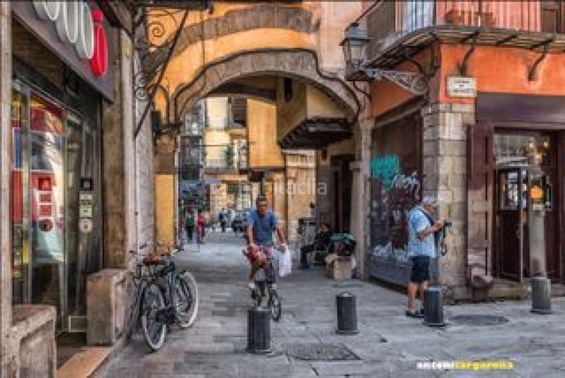 Gebäude in Ciutat Vella, Spain 1100m², Nr. 116195