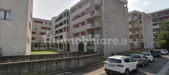 5 rooms Commercial property in Brescia, Italy No. 312649 3