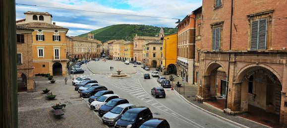 8 rooms Apartment in San Severino Marche, Italy No. 82063 3