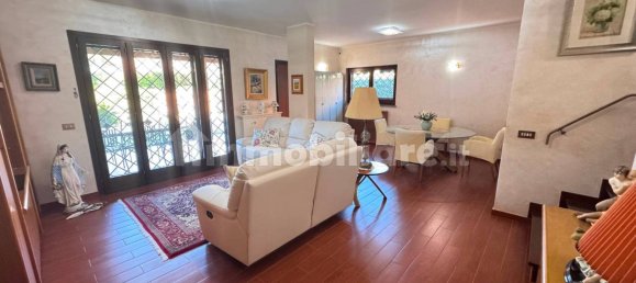 3 غرف نوم فيلا في Rome, Italy رقم 267865 4