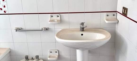 3-salle Appartement à Ficarazzi, Italy No. 46092 7