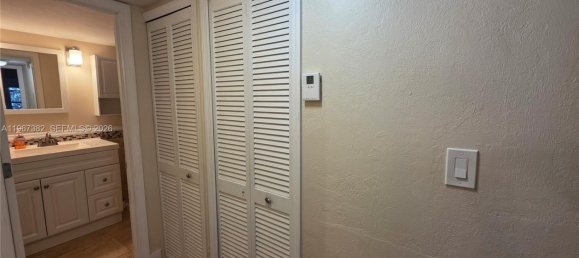 1 غرف نوم عقار تجاري في Miami, USA رقم 615934 7
