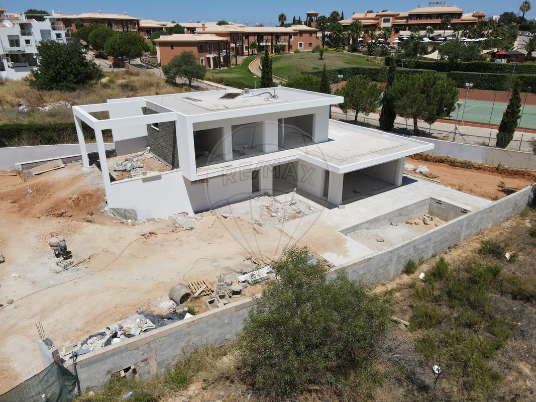 3 bedrooms House in Lagoa, Portugal No. 28485