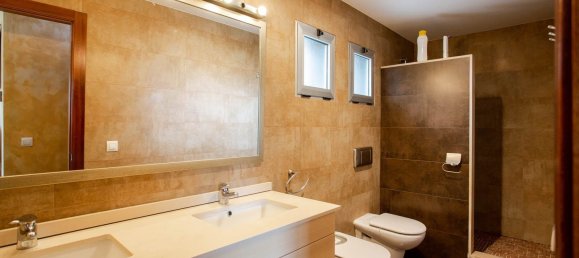 Casa de 3 dormitorios en València, Spain No. 141224 18