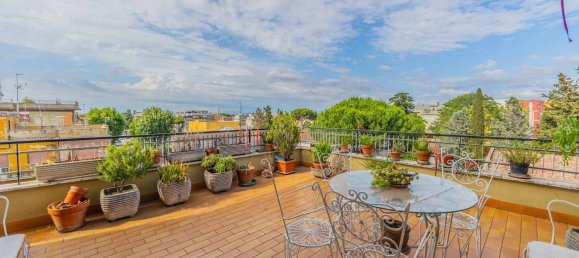 Пентхаус с 2 спальнями в Рим, Италия № 289875 26