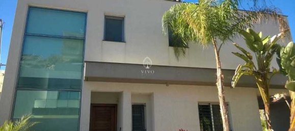 3 bedrooms Villa in Limassol, Cyprus No. 19144 2