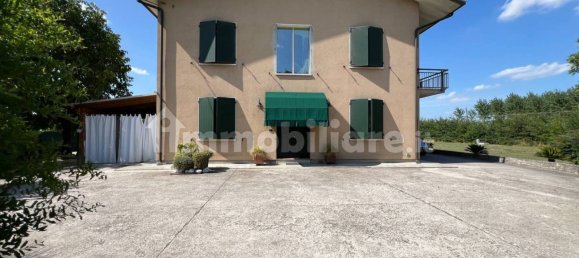 4 Schlafzimmer Villa in Gualtieri, Italy, Nr. 298538 5