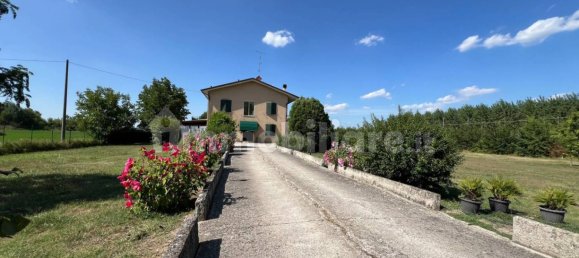 4 Schlafzimmer Villa in Gualtieri, Italy, Nr. 298538 3