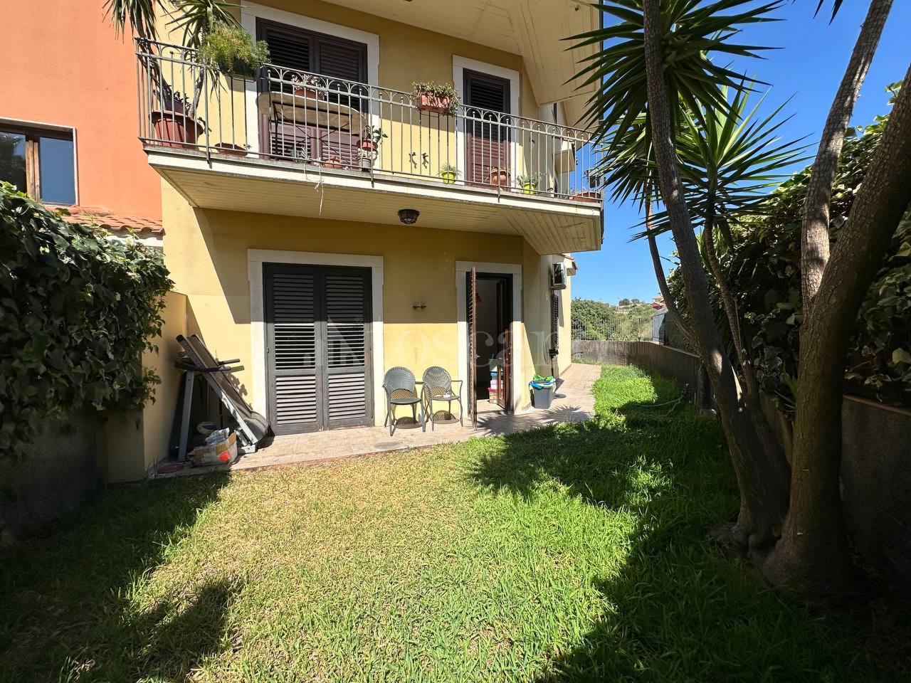 3 rooms Apartment in Gravina di Catania, Italy No. 285109