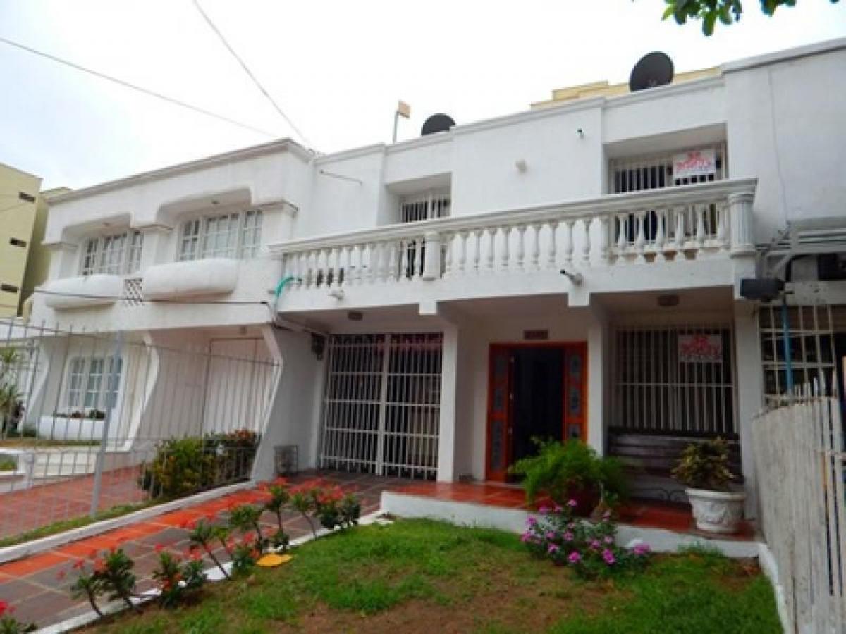 Дом с 4 спальнями в Барранкилья, Колумбия № 7441