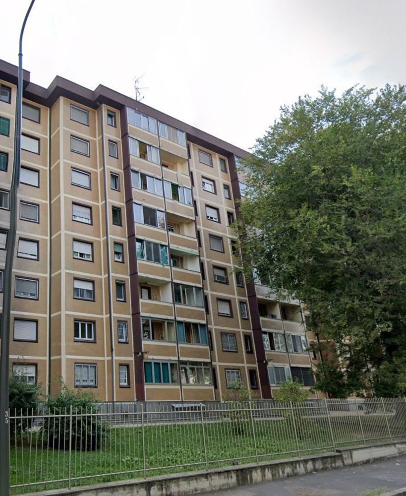 3 rooms Apartment in Milan, Italy No. 250137