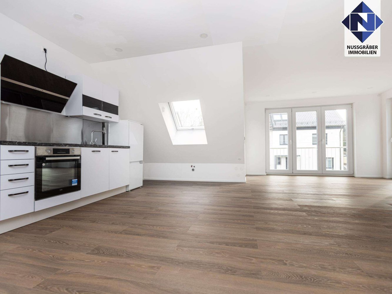 5-Zimmer Doppelhaus in Stuttgart, Germany, Nr. 45093